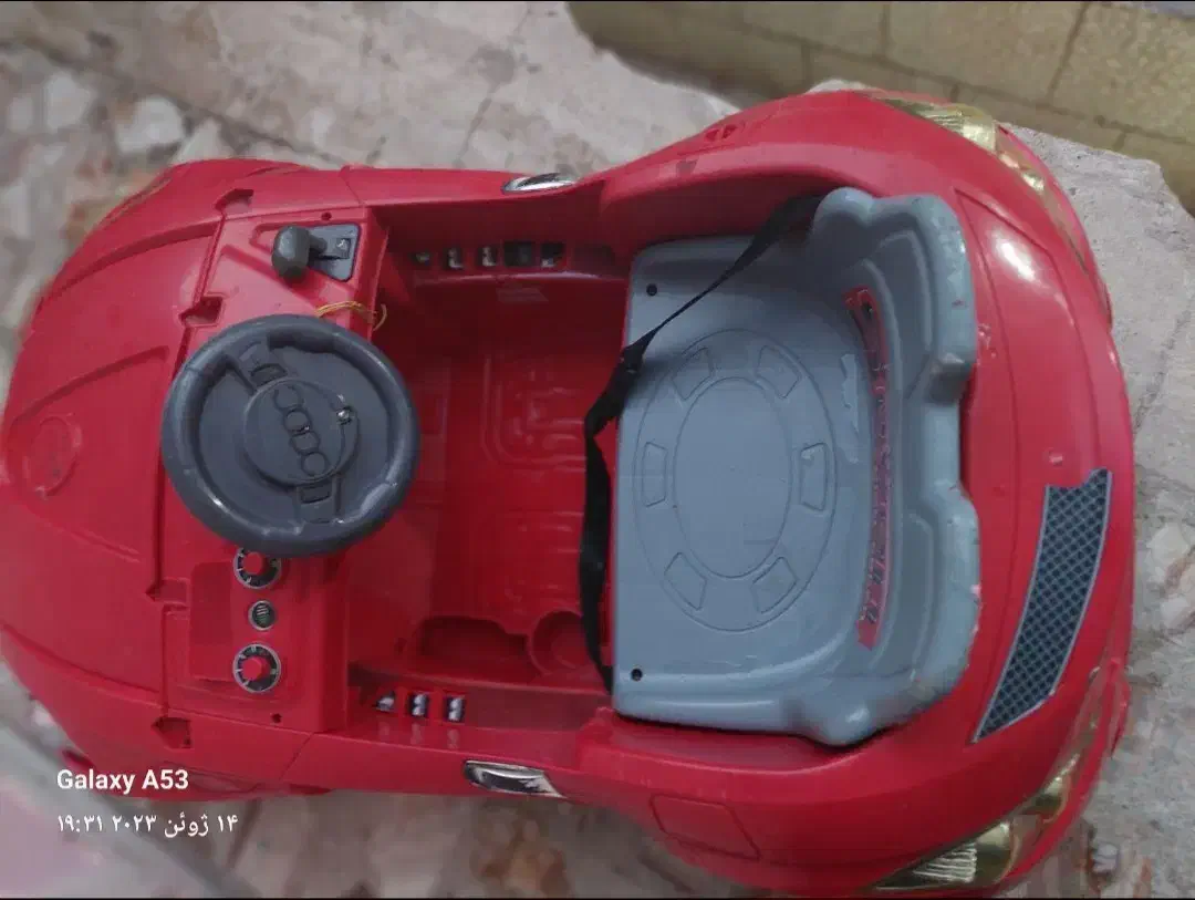 ماشین شارژی|اسباب‌بازی بچه|قم, شاه ابراهیم|دیوار