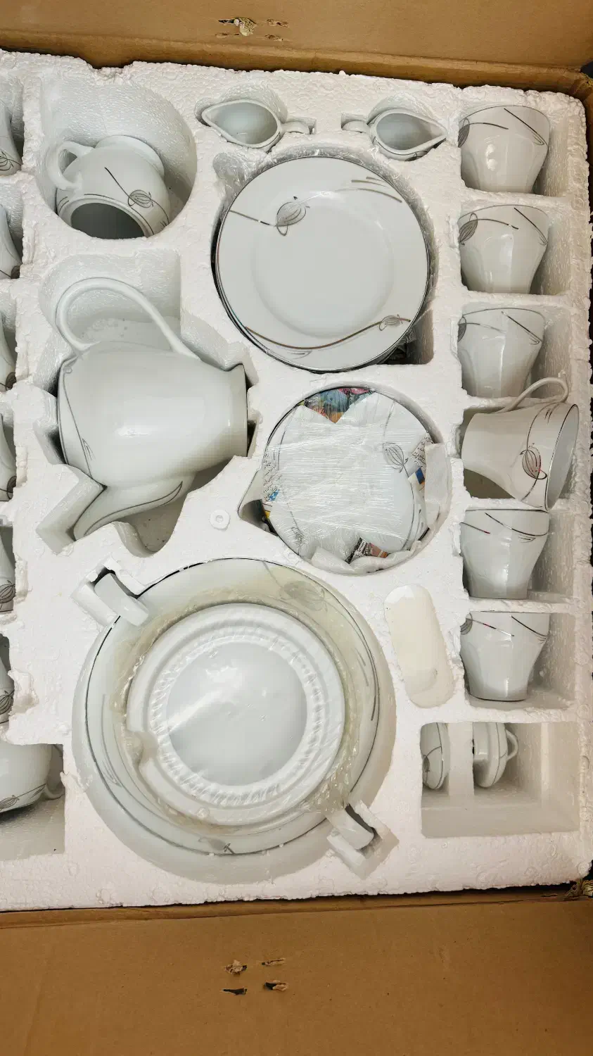 سرویس چینی اصل آلمان ۱۰۶ پارچه|ظروف سرو و پذیرایی|تبریز, |دیوار