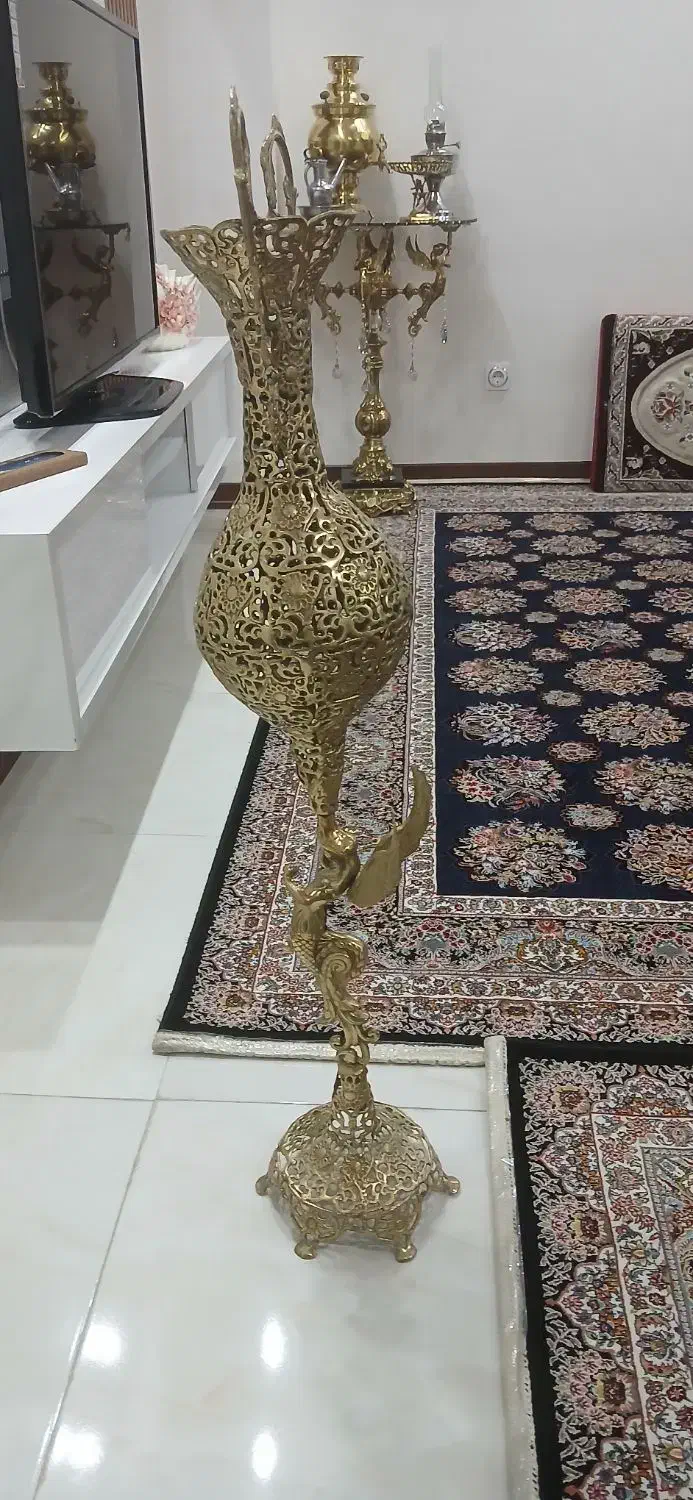 گلدون برنزی|کلکسیون اشیاء عتیقه|تهران, مختاری|دیوار