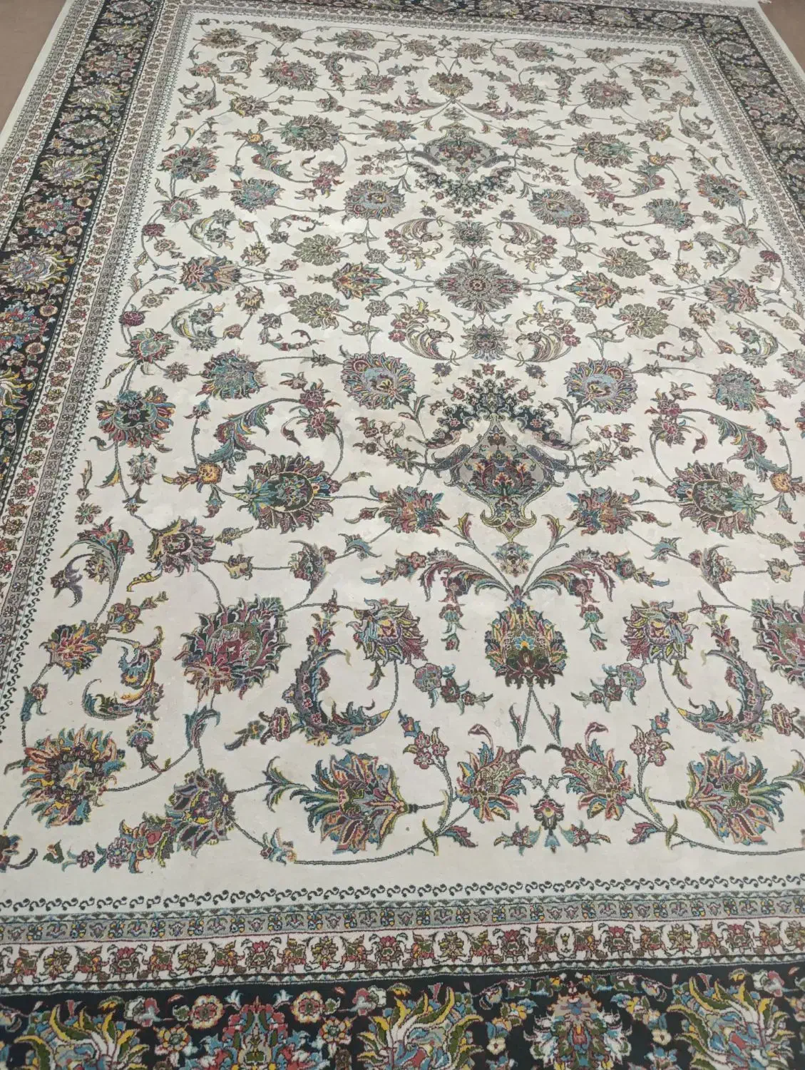 فرش ۹ متری|فرش|قدس, شهر‌قدس|دیوار