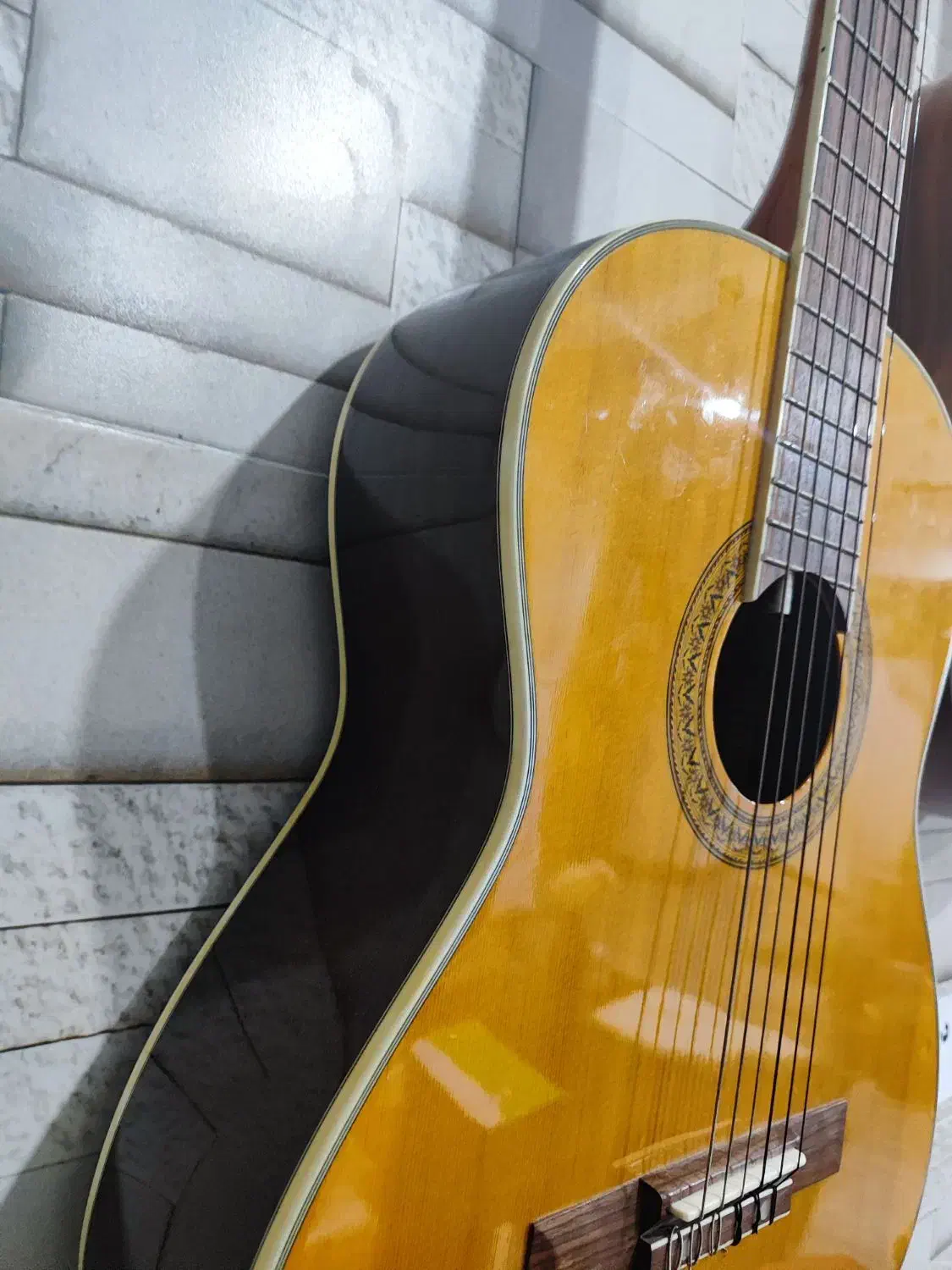 گیتار|گیتار، بیس، امپلیفایر|شوش, |دیوار