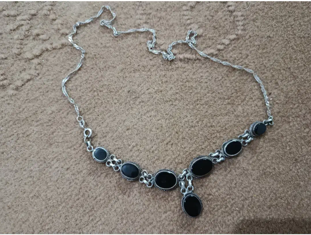 گردنبده قدیمی نقره|جواهرات|اردبیل, |دیوار