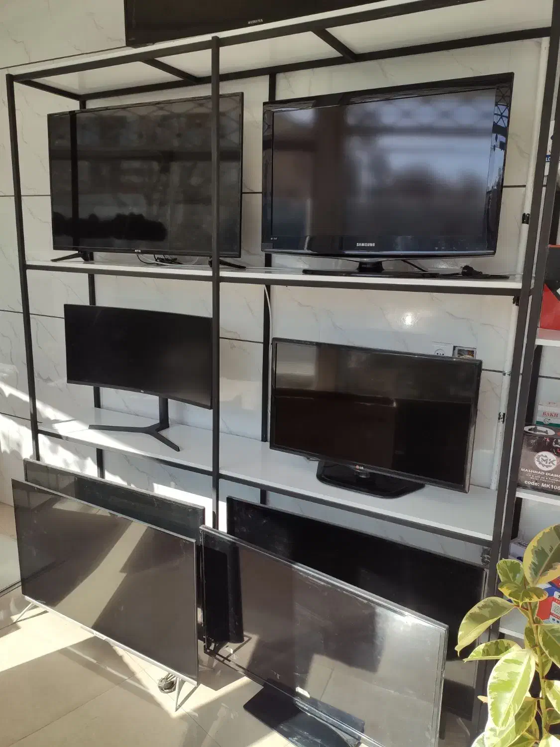 تعمیرات تلویزیون|تلویزیون و پروژکتور|تربت‌حیدریه, کاشانی|دیوار