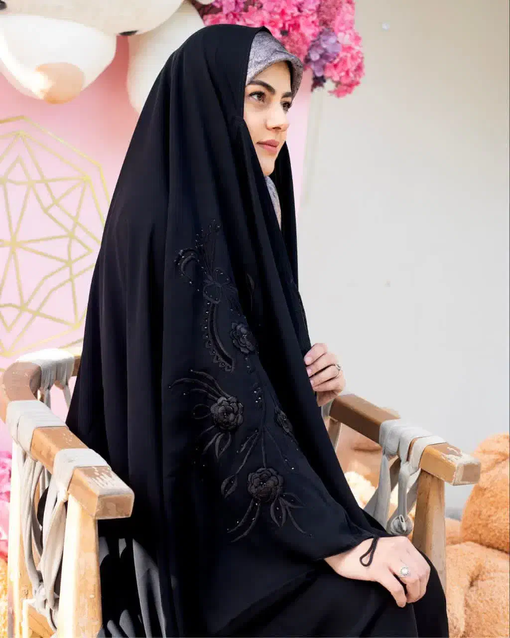 چادر مشکی|لباس|اردبیل, |دیوار