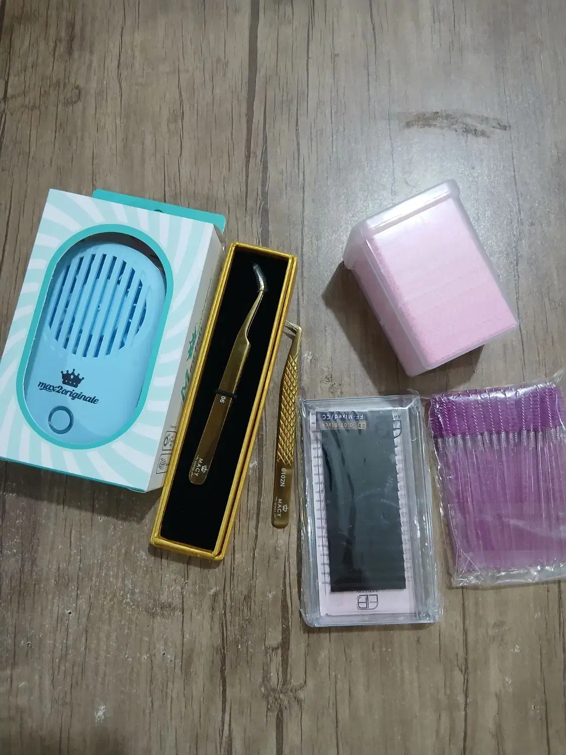 وسایل مژه|آرایشی، بهداشتی، درمانی|رشت, دیلمان|دیوار