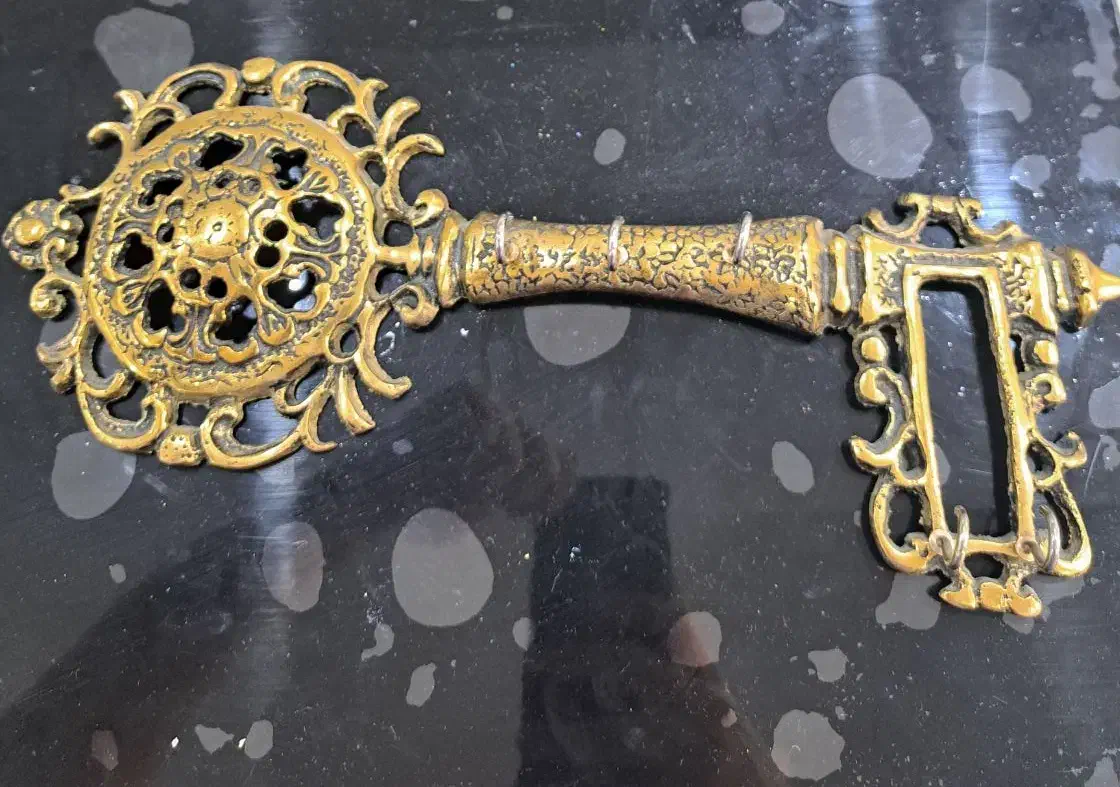 تلفن بزنز،شکلات خوری برنز، جاکلیدی برنز،آجیل خوری|صنایع دستی و سایر لوازم تزئینی|باقرشهر, |دیوار