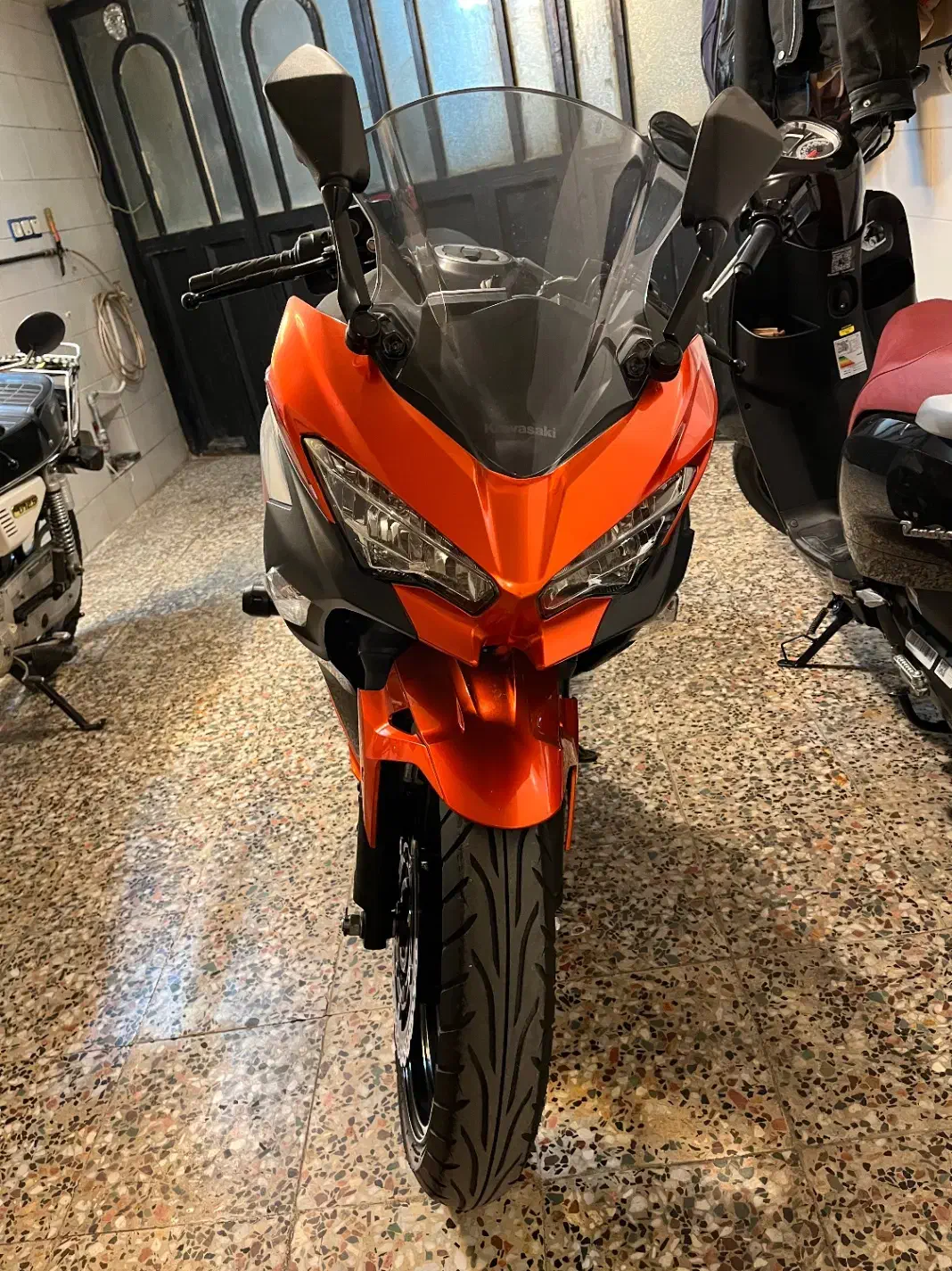 کاوازاکی نینجا|موتورسیکلت|شیراز, قدوسی غربی|دیوار