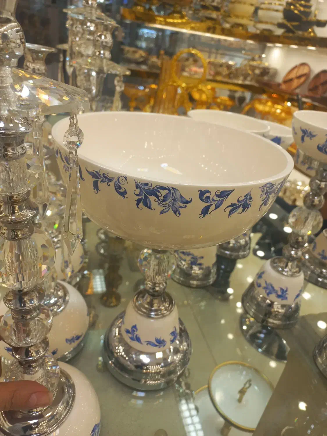 ظروف پذیرایی چینی با پایه کریستال وبرنز|ظروف سرو و پذیرایی|تهران, هروی|دیوار