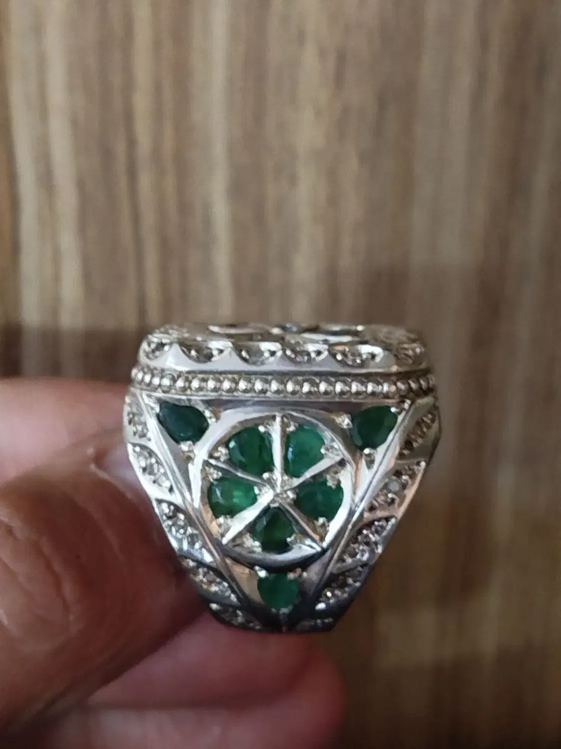 انگشتر نقره کلکسیونی زمرد اصل برلیان اصل( ۸۰ گرم )|جواهرات|تهران, تجریش|دیوار
