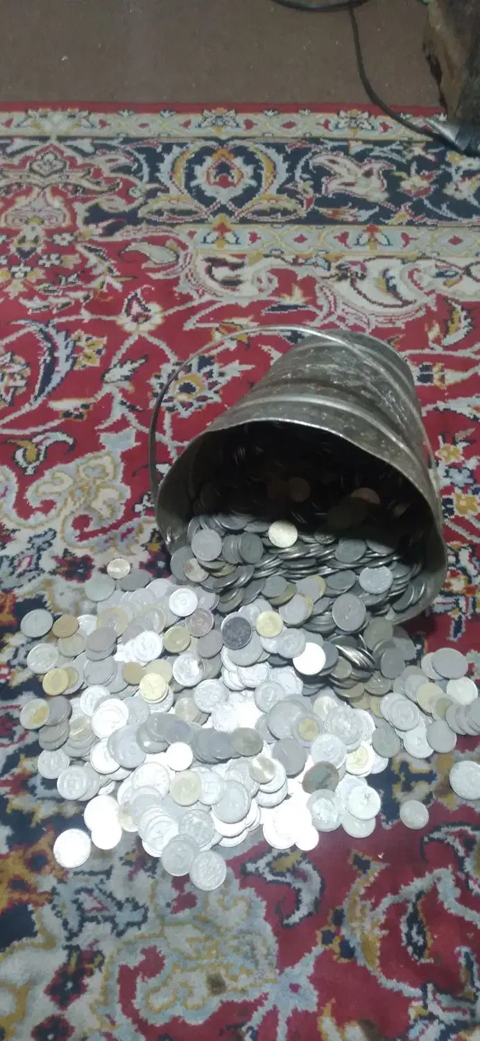 سکه های انتیک فقط یکجا|کلکسیون اشیاء عتیقه|آستانه اشرفیه, |دیوار