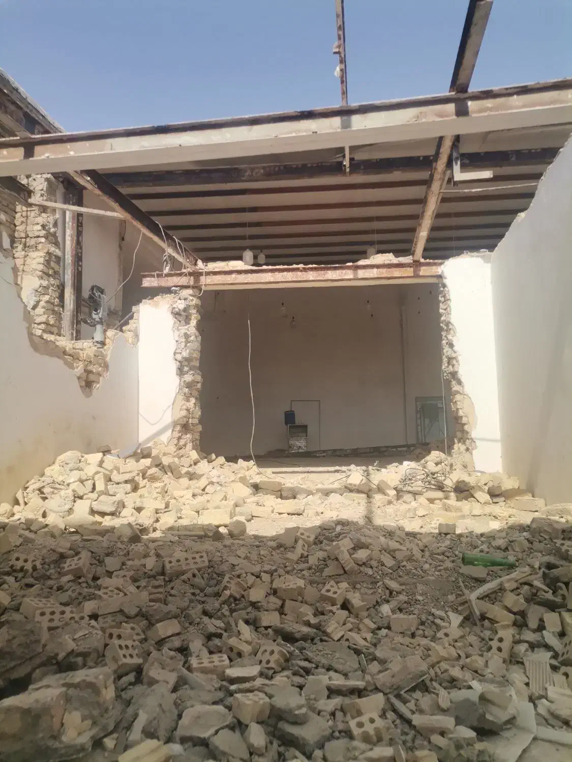 تخریب وسوراخ کاری ساختمان|خدمات پیشه و مهارت|نجف‌آباد, گلدشت|دیوار