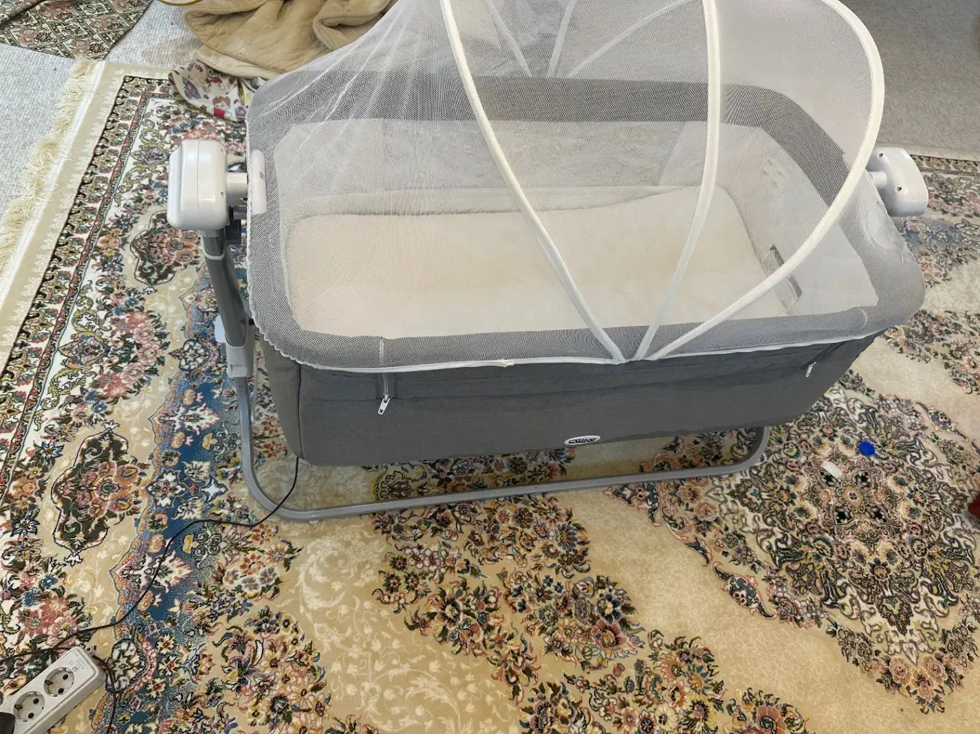 گهواره برقی موزیکال ماستلا و تخت کنار مادر|تخت و صندلی بچه|آبادان, |دیوار