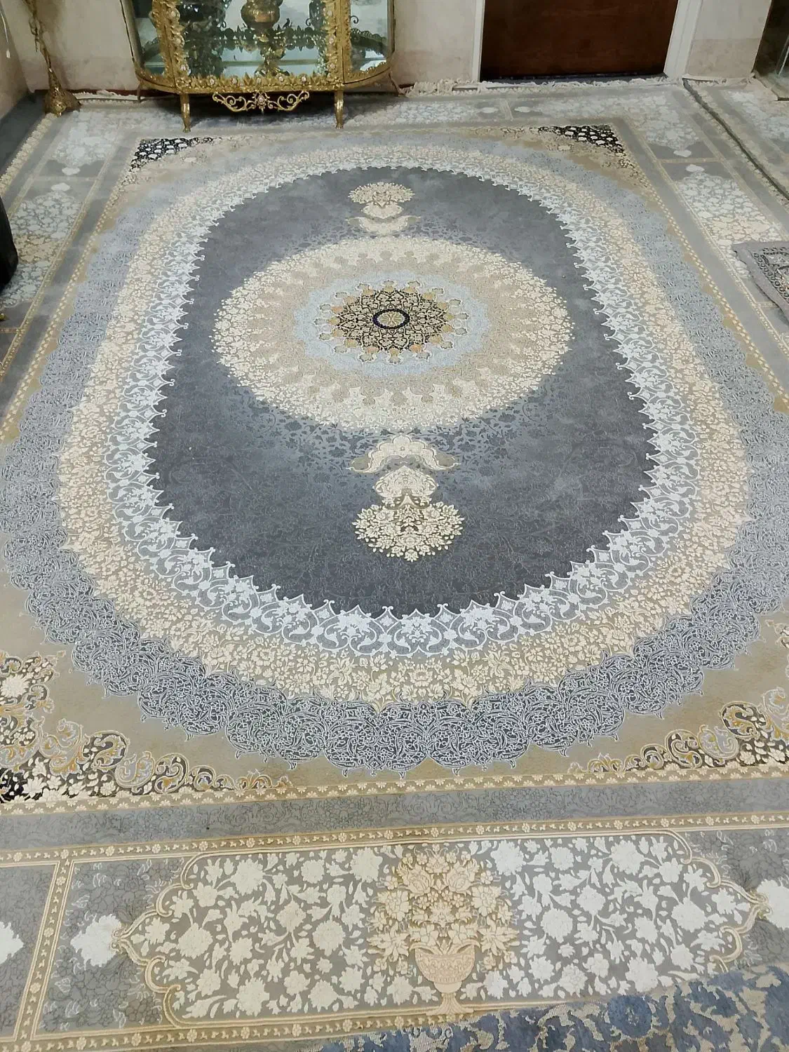 فرش طلا کوب|فرش|قم, قلعه کامکار|دیوار