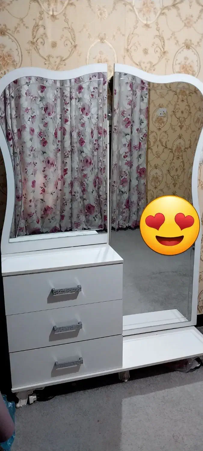 میز آرایش|آینه|اهواز, فرهنگ شهر|دیوار