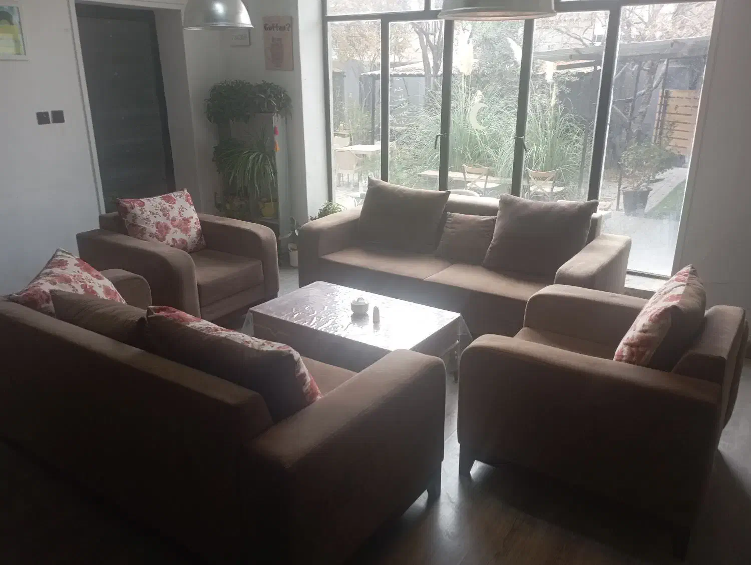 میزناهارخوری به همراه یک دست مبل هفت نفره|مبلمان خانگی و میز عسلی|بجنورد, |دیوار