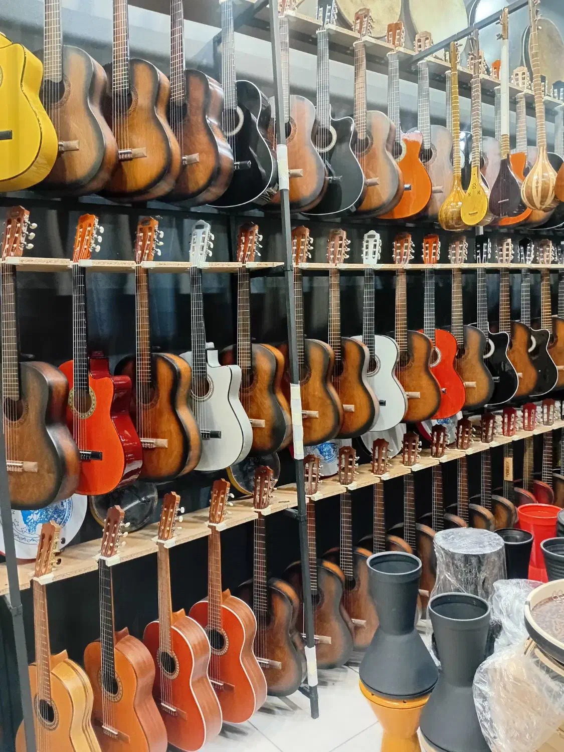 گیتار کیف گیتار پایه گیتار پیک گیتار|گیتار، بیس، امپلیفایر|مشهد, ایثار|دیوار