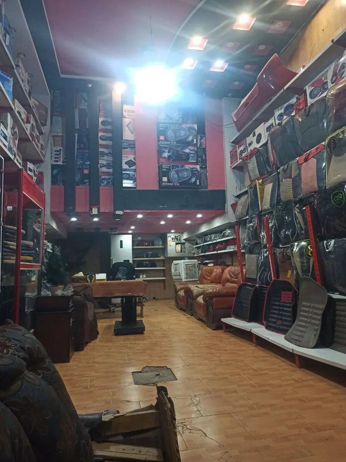 فروش‌مغازه‌سه‌طبقه‌بلواردهه‌فجر|فروش مغازه و غرفه|یزد, |دیوار