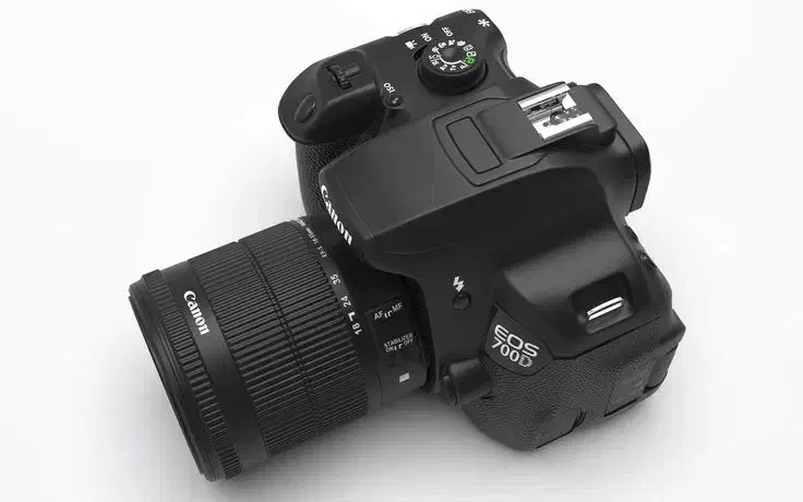 دوربین Canon 700D تمیز و سالم|دوربین عکاسی و فیلمبرداری|لاهیجان, کوی آزادگان|دیوار