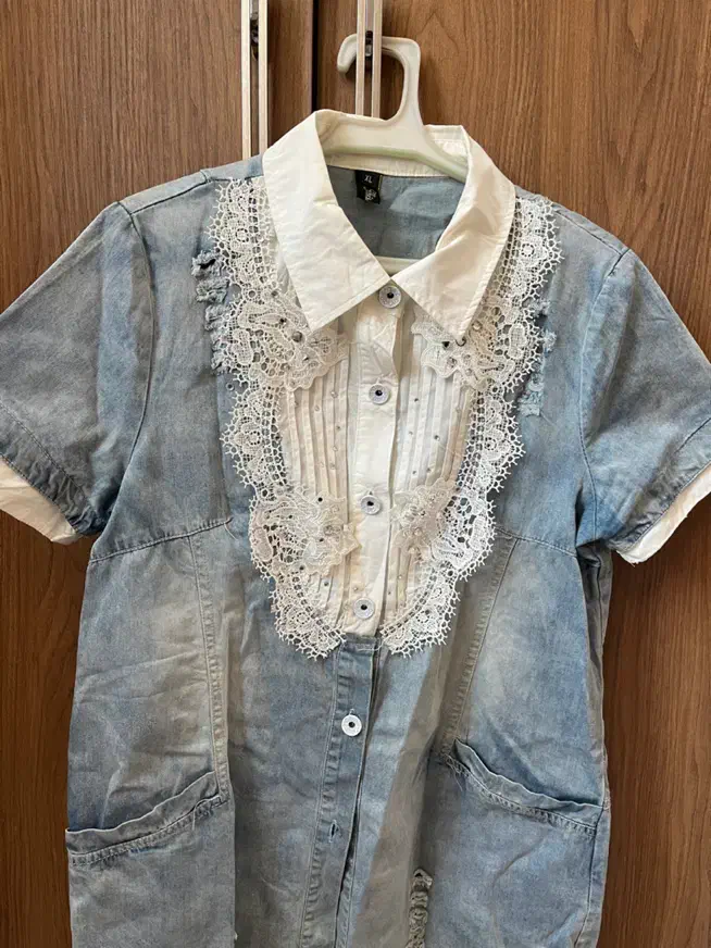 مانتو و شومیز|لباس|اصفهان, برازنده|دیوار