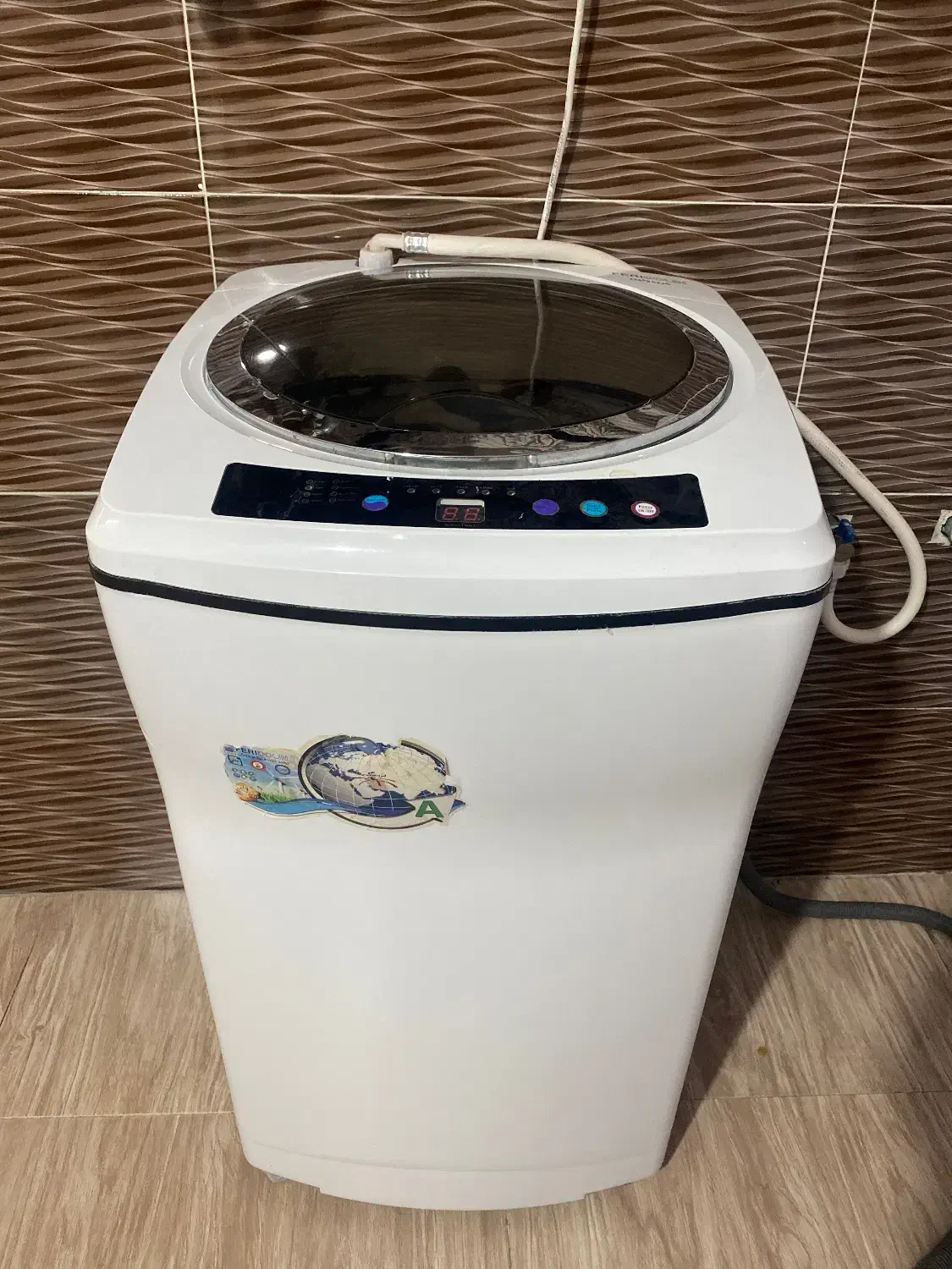 مینی واش|ماشین لباسشویی و خشک‌کن لباس|ثلاث باباجانی, |دیوار