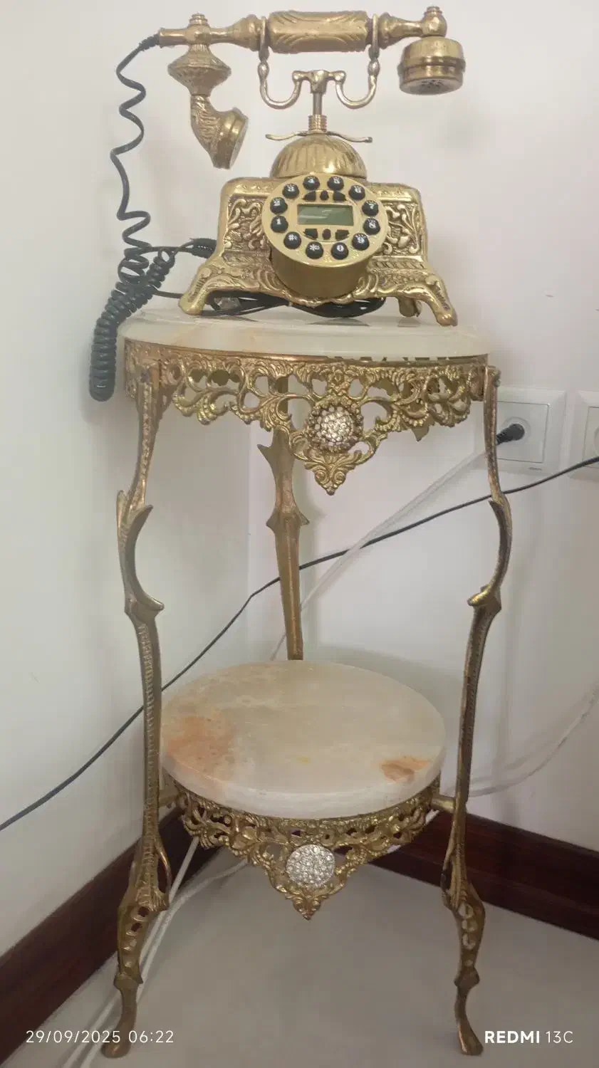 تلفن و میز تلفن برنز|میز تلفن|فردیس, شهرک ۱۱۰|دیوار