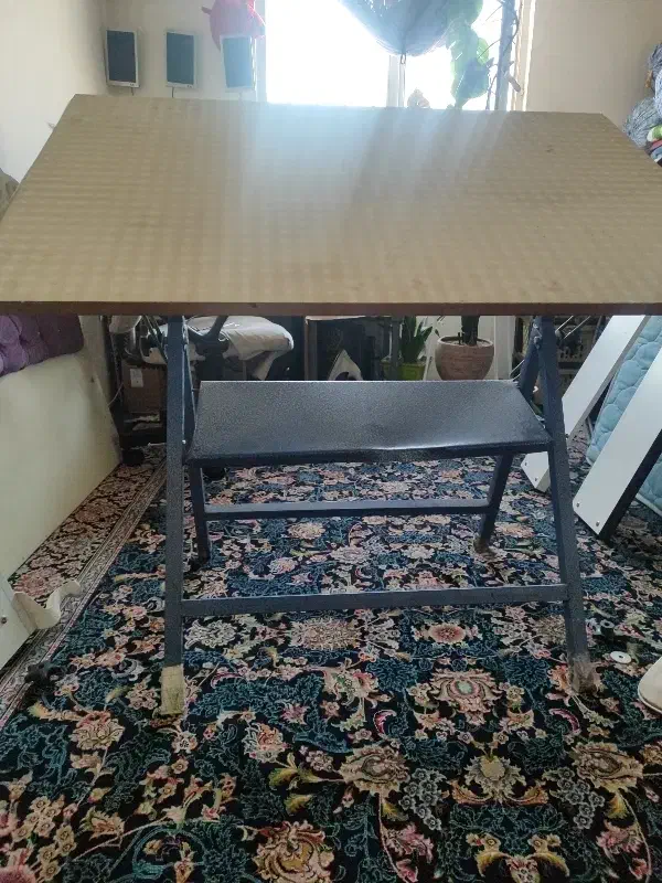 میز تحریر..میز نقشه کشی|میز تحریر و کامپیوتر|ری, علایین|دیوار