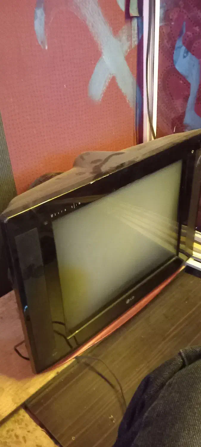 تلویزیون ال جی رنگی|تلویزیون و پروژکتور|همدان, |دیوار