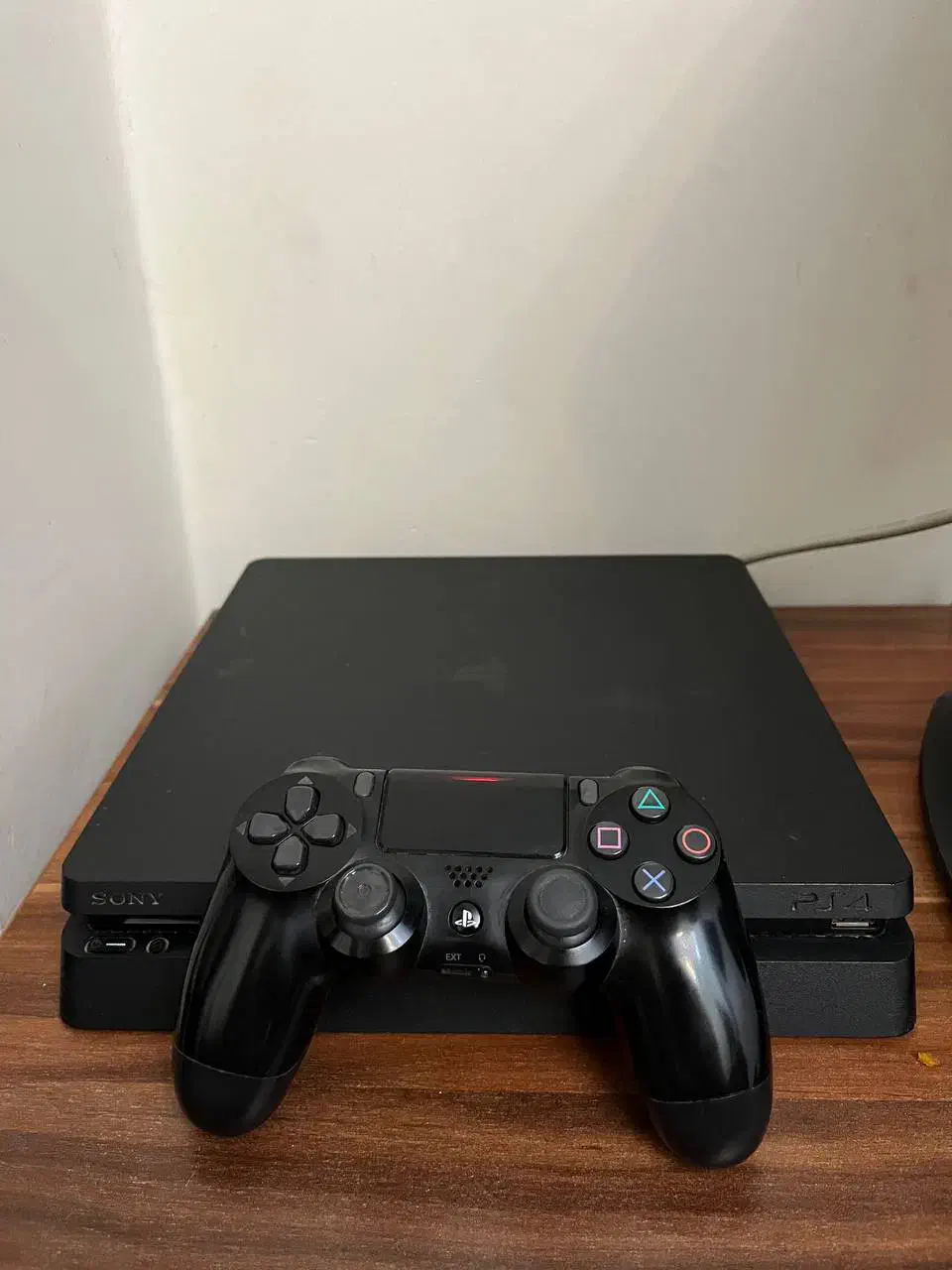 پی اس فور اسلیم|کنسول، بازی ویدئویی و آنلاین|رباط‌کریم, رباط‌کریم|دیوار