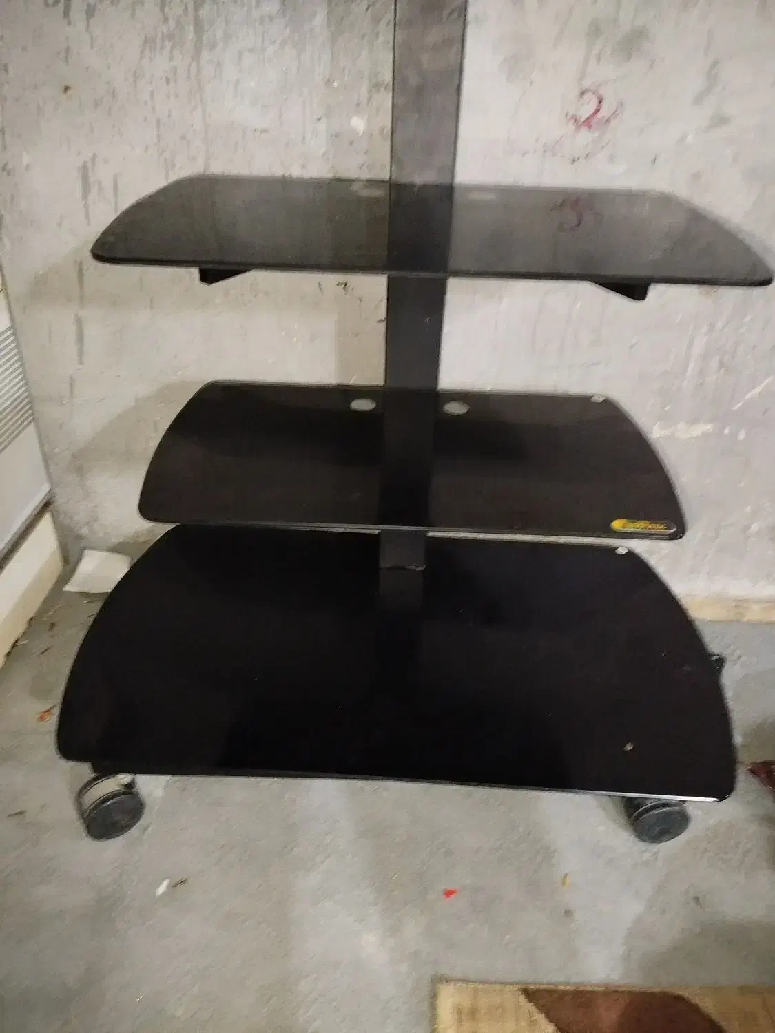 فروش یک عدد میز تلویزیون درحد نو|میز تلویزیون|بندرعباس, |دیوار