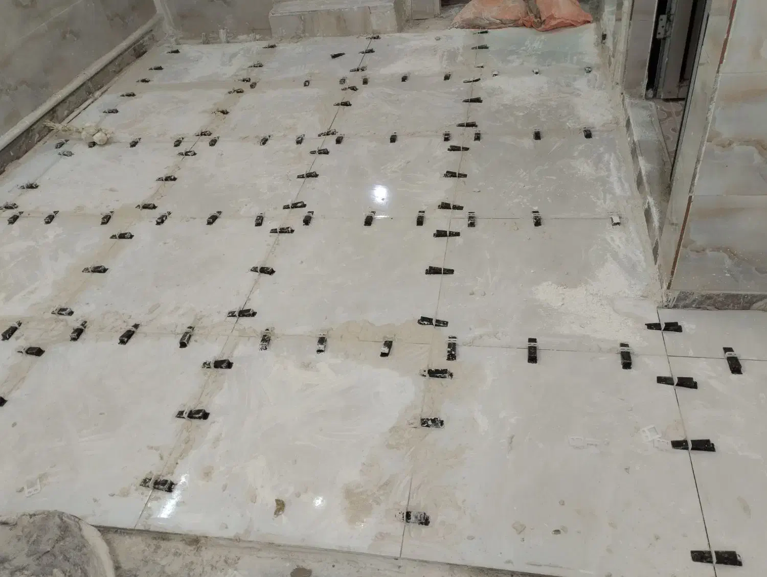 کاشی کاشی کاری رفع نم سرامیک کاری همه جای کرج|خدمات پیشه و مهارت|کرج, ساسانی (قلمستان)|دیوار