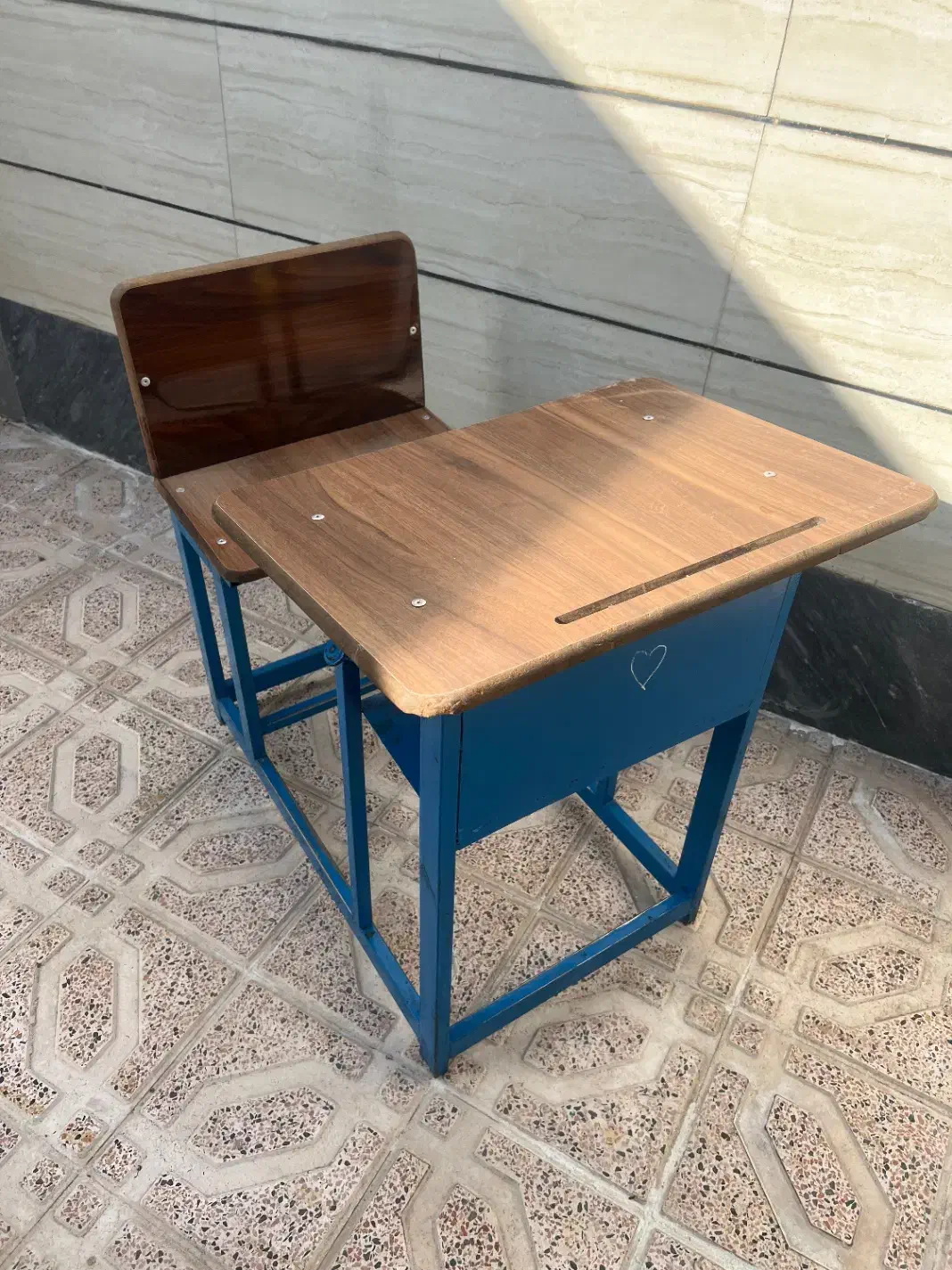 نیمکت تک صندلی|صندلی و نیمکت|خوی, |دیوار