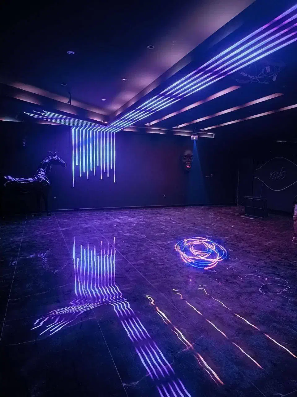 طراحی و تولید لاین نوری روشنایی مدرن نور خطی|لامپ و چراغ|مشهد, سعد آباد|دیوار