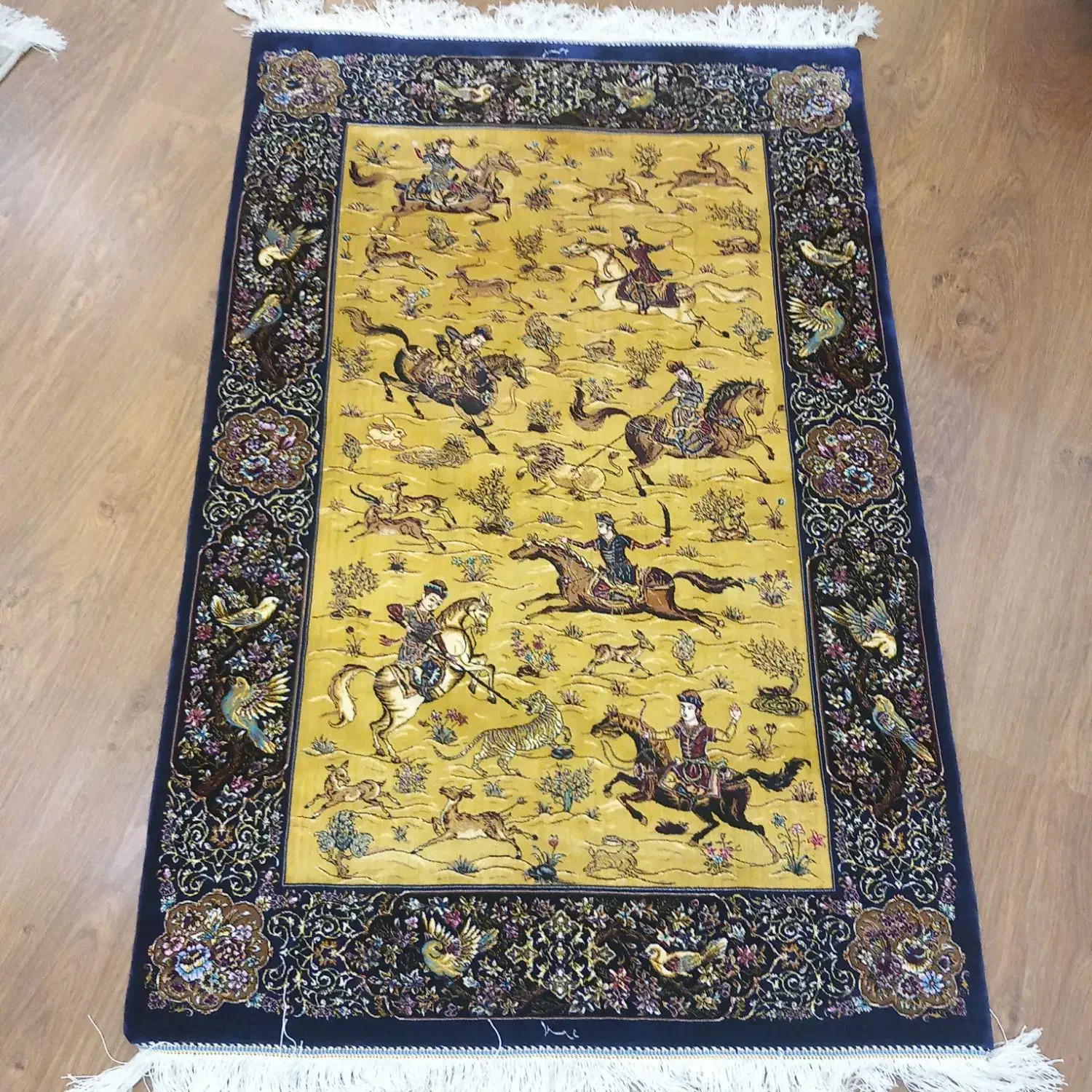 فرش تابلو فرش ابریشم ماشینی شکارگاه بافت قم نو|تابلو فرش|تهران, درختی|دیوار