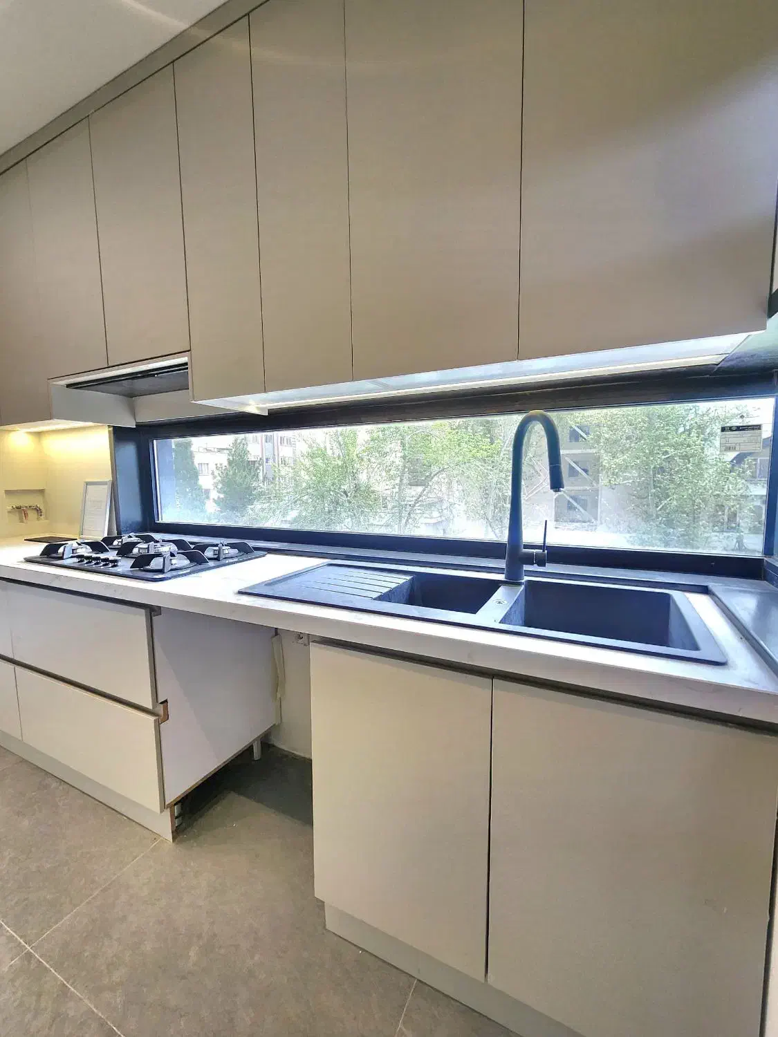 اپارتمان ۱۷۰متر نوساز مدرن و ۲ پارکینگ