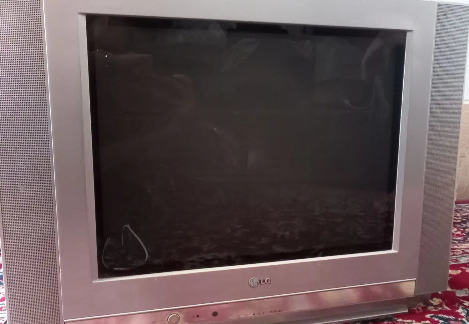 تلویزیون رنگی قدیمی|تلویزیون و پروژکتور|تربتحیدریه, آغوی|دیوار