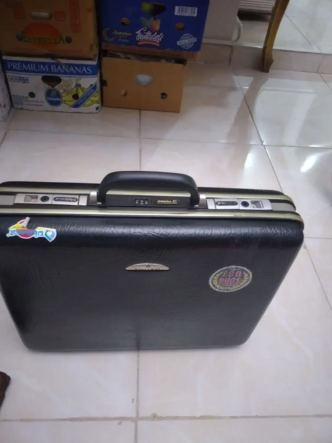 دیپلمات|کیف، کفش، کمربند|تبریز, |دیوار