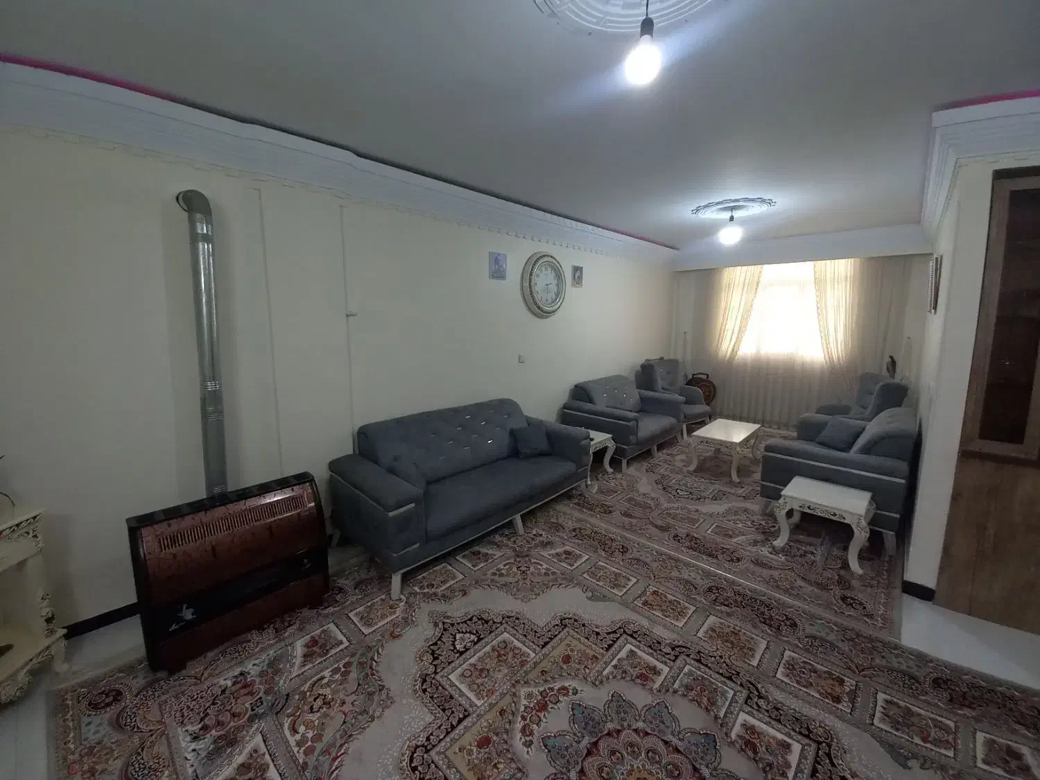 مبلمان ۹نفره چستر|مبلمان خانگی و میز عسلی|قرچک, مهدیه|دیوار