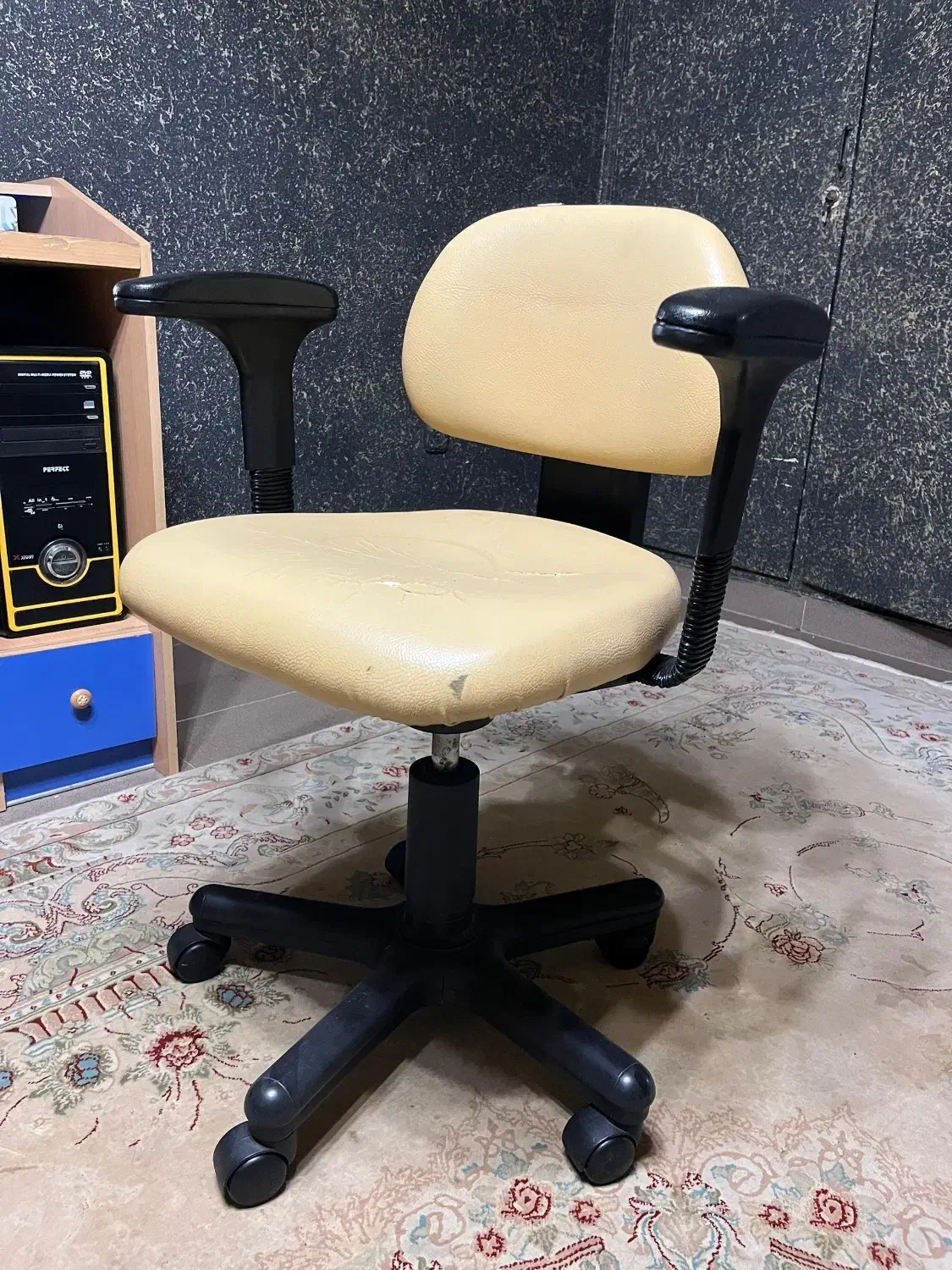 میز کامپیوتر و صندلی|میز تحریر و کامپیوتر|بندرعباس, |دیوار