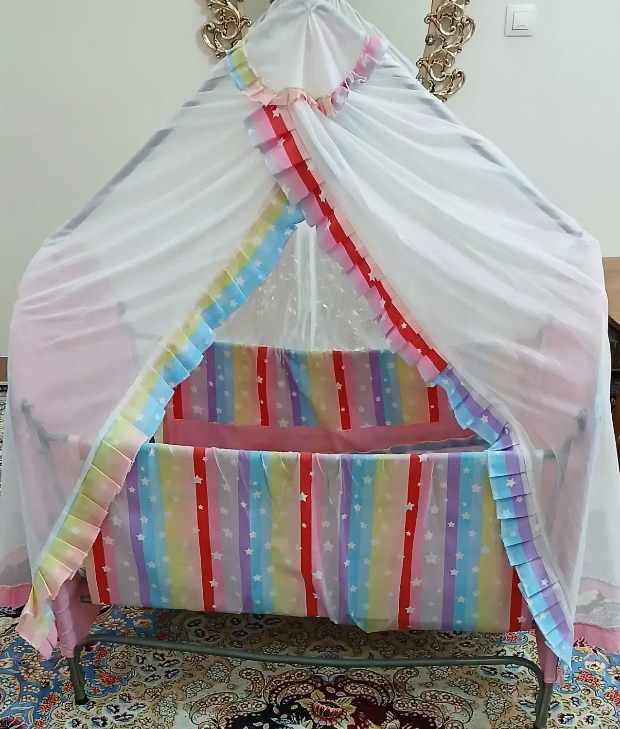 گهواره فلزی درحدنو تمیزوسالم۱۸۰۰۰۰۰تومان|تخت و سرویس خواب|شیروان (خراسان), |دیوار