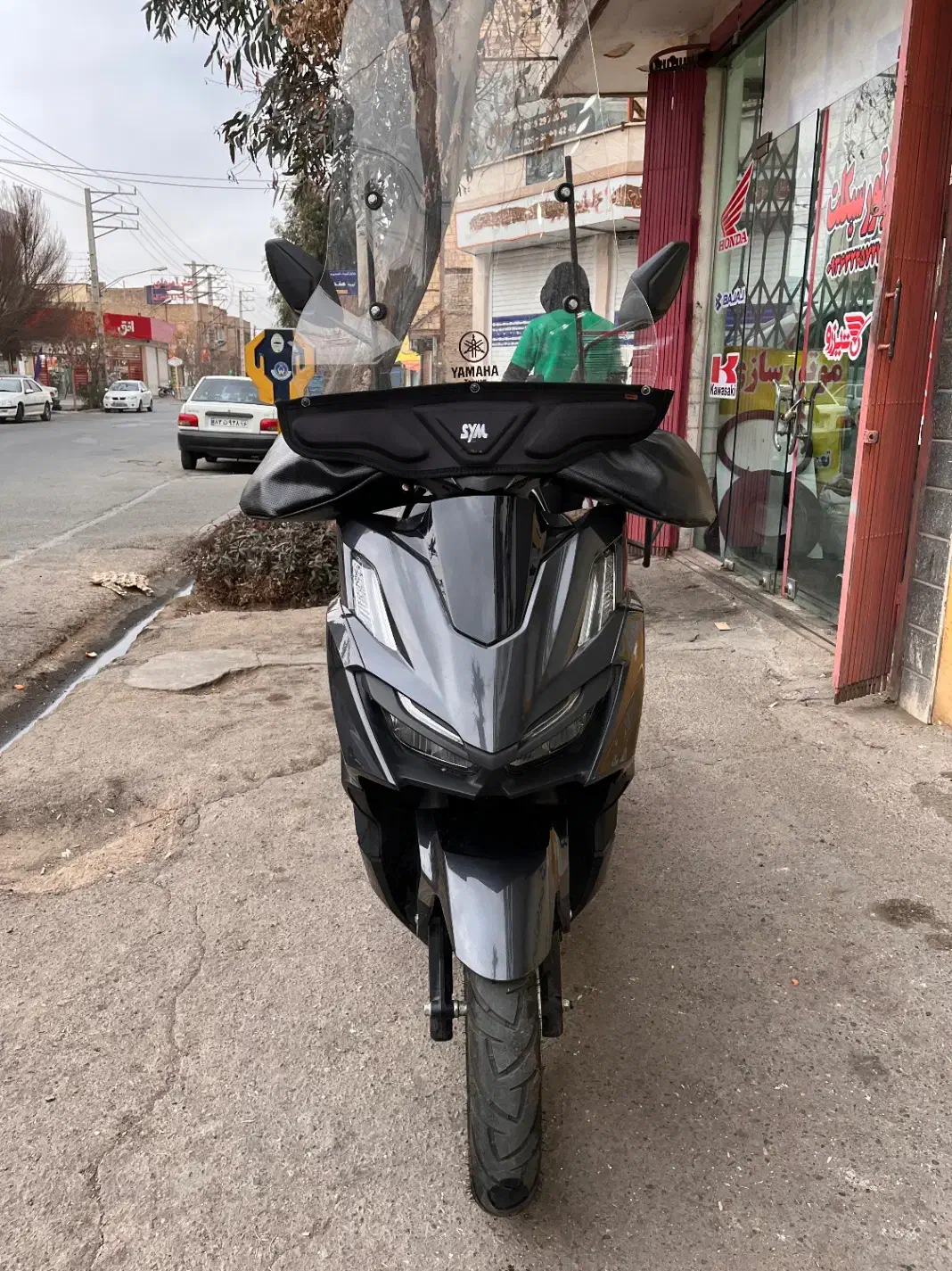 واریو|موتورسیکلت|قم, نیروگاه|دیوار