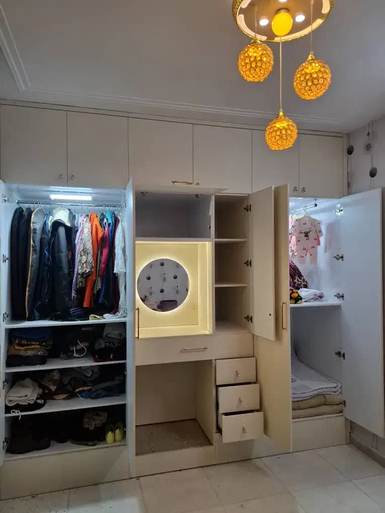 طراحی و ساخت کابینت کمددیواری دکور مغازه و...|خدمات پیشه و مهارت|ورامین, ورامین|دیوار