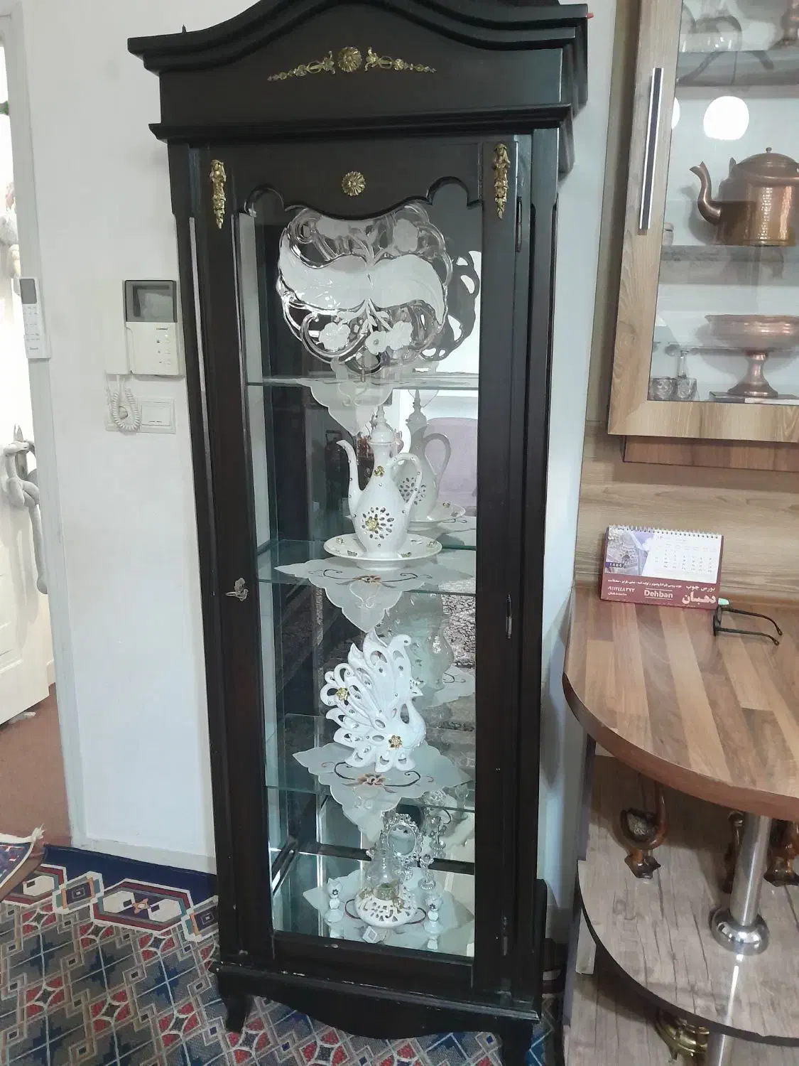 ویترین تمیز|بوفه، ویترین، کنسول|لاهیجان, کاروانسرابر|دیوار