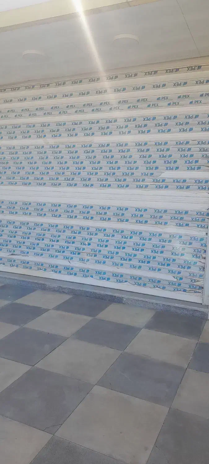 فروش مغازه ۱۰۰ متری|فروش مغازه و غرفه|چهارباغ, |دیوار