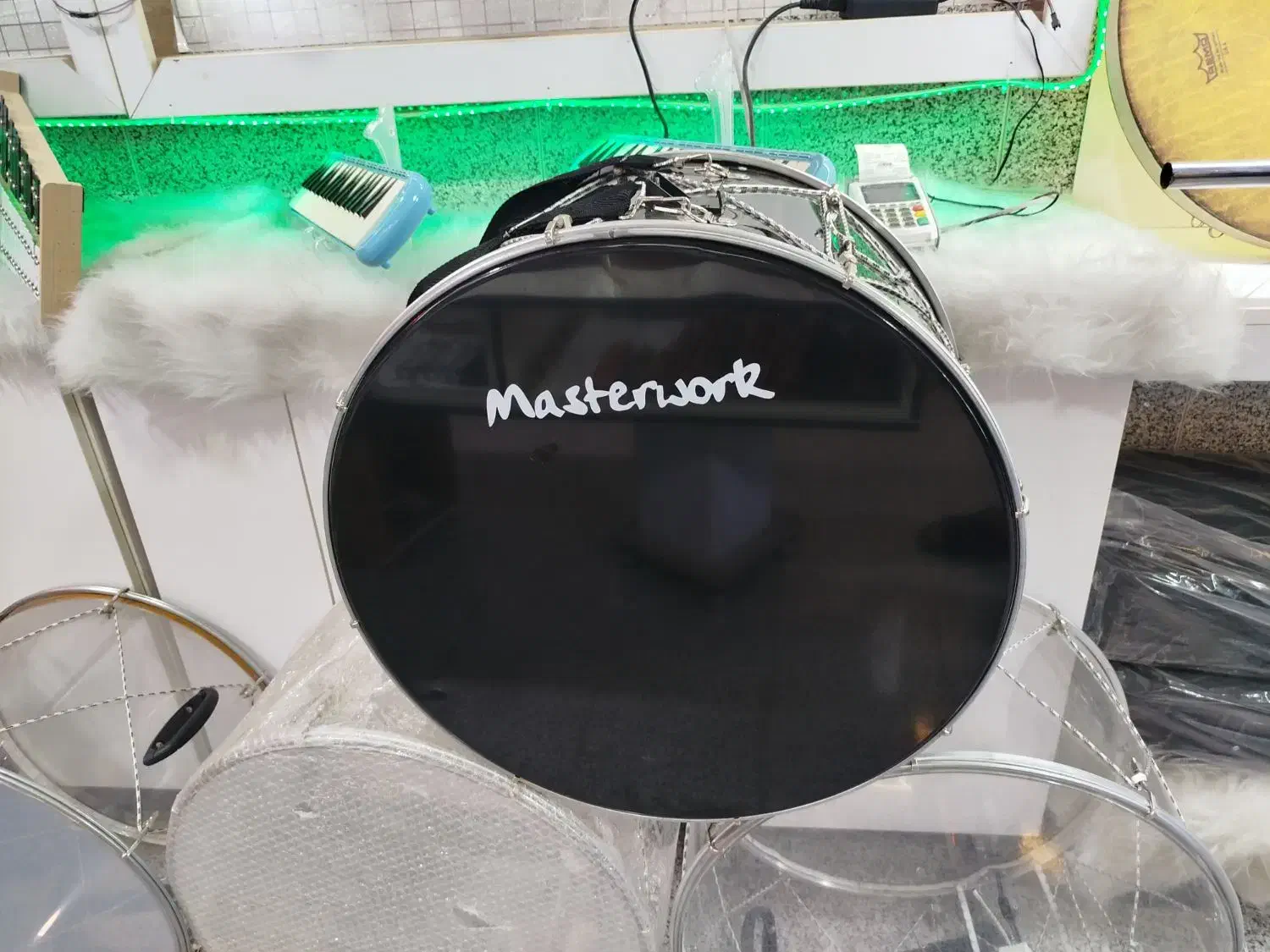 دُهُل مستر ورک masterwork|درام و پرکاشن|نقده, |دیوار