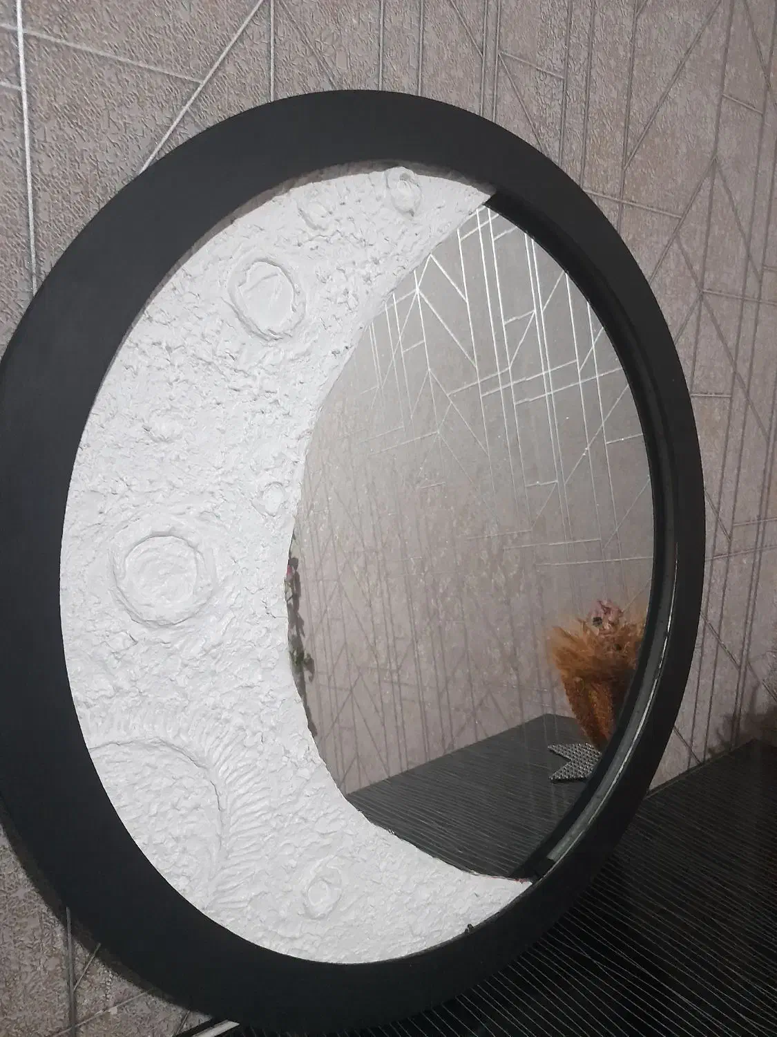 آینه|آینه|قرچک, زیبا شهر|دیوار