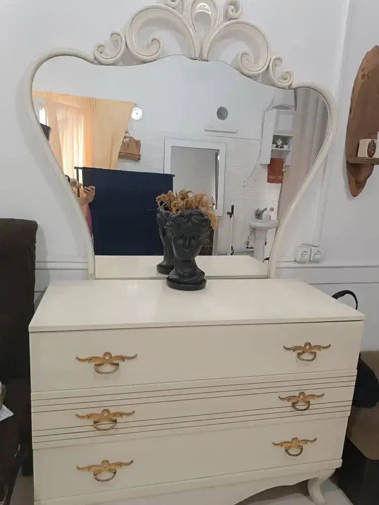 میز آرایش و آینه|مبلمان خانگی و میز عسلی|چالوس, |دیوار