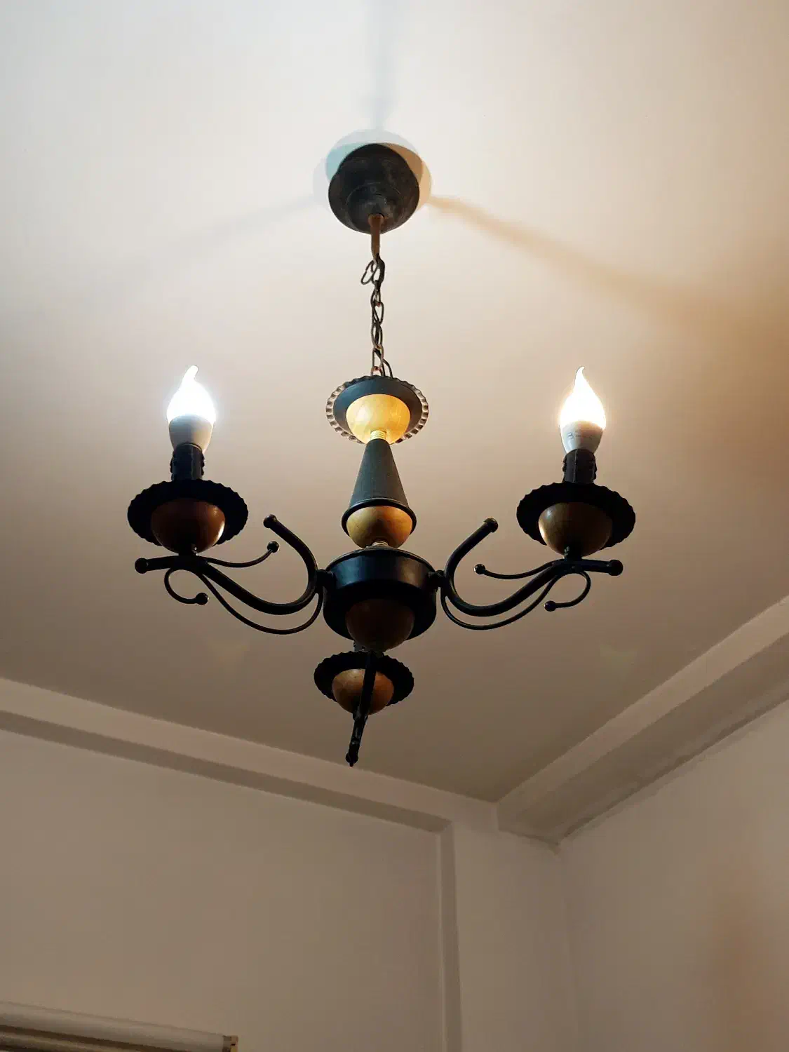 دو عدد لوستر ۳ و ۵ شاخه ست|لوستر و چراغ آویز|لاهیجان, شهرک سلمان فارسی|دیوار