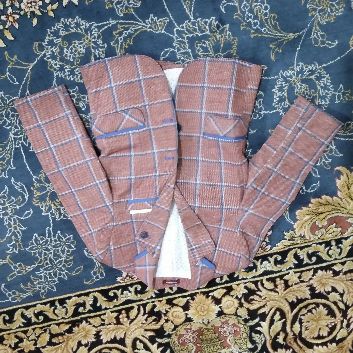 تعدادی لباس مجلسی|لباس|اردبیل, |دیوار