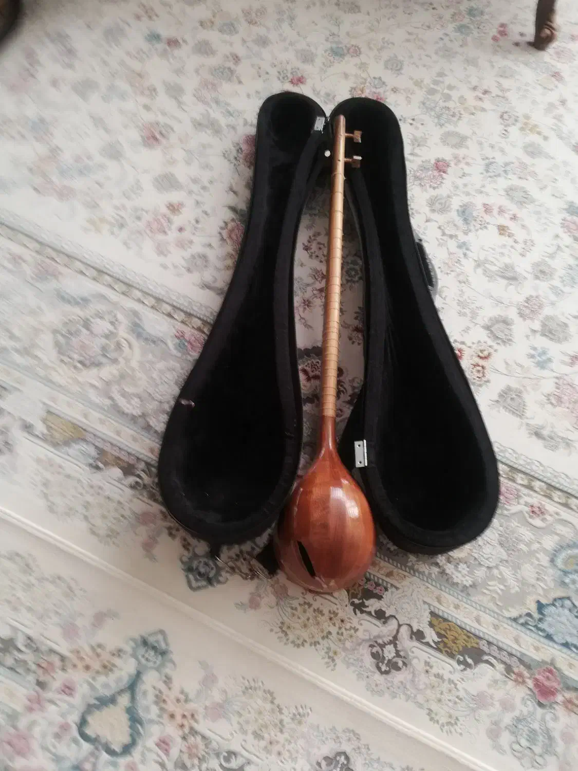 سه تار|سازهای سنتی|تهران, نیروی دریایی|دیوار