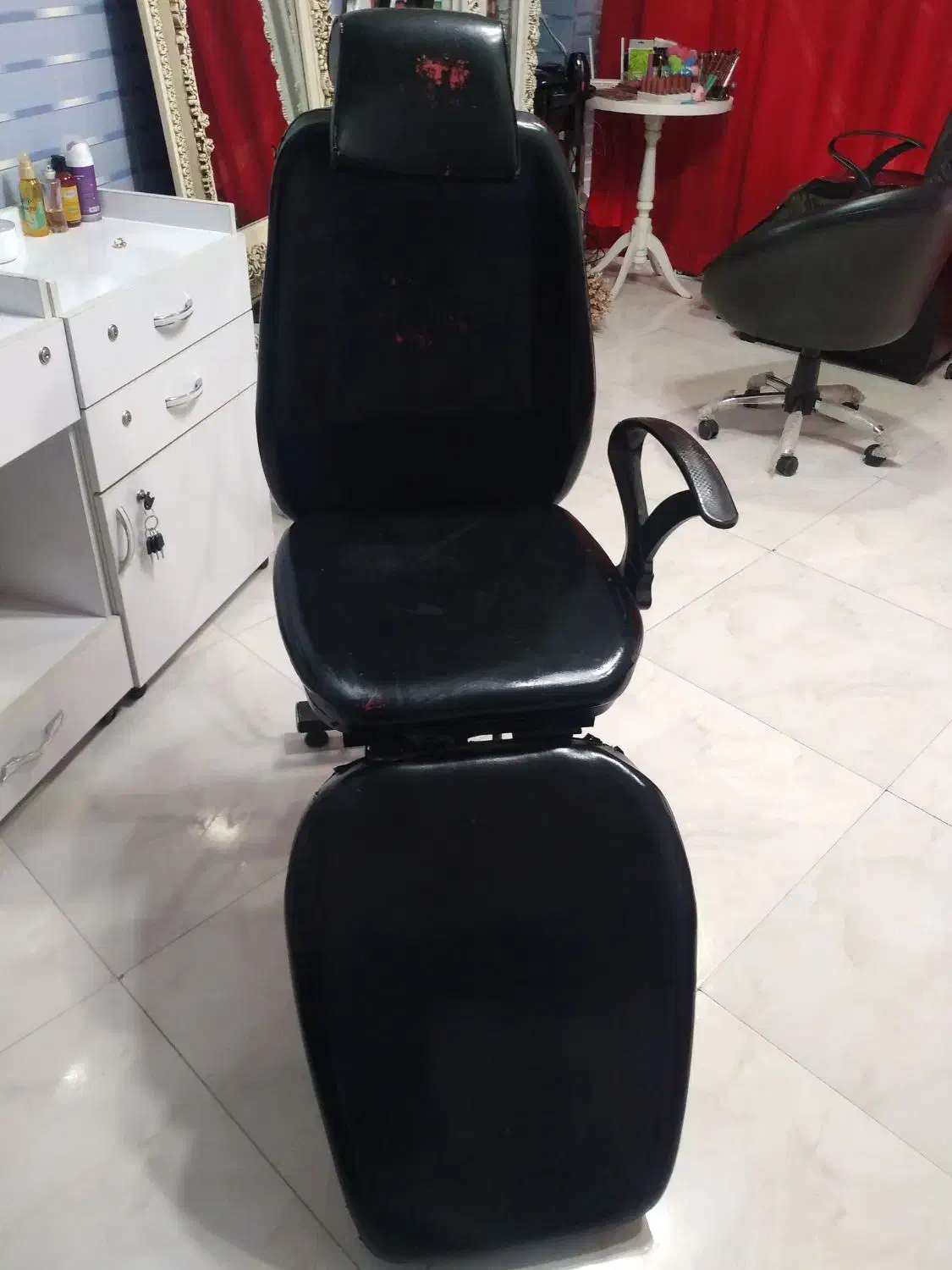 صندلی اصلاح|آرایشگاه و سالنهای زیبایی|رشت, کوی حسینی|دیوار